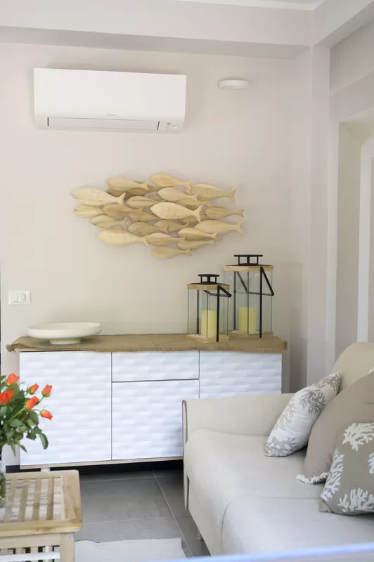 L'angolo lavabo con la decorazione a conchiglie
